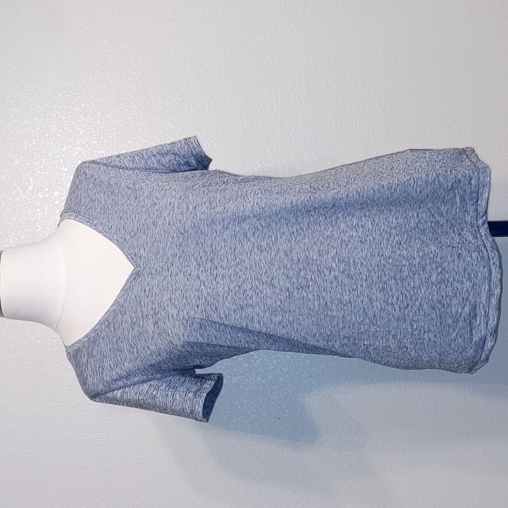 Workout v-neck tee
